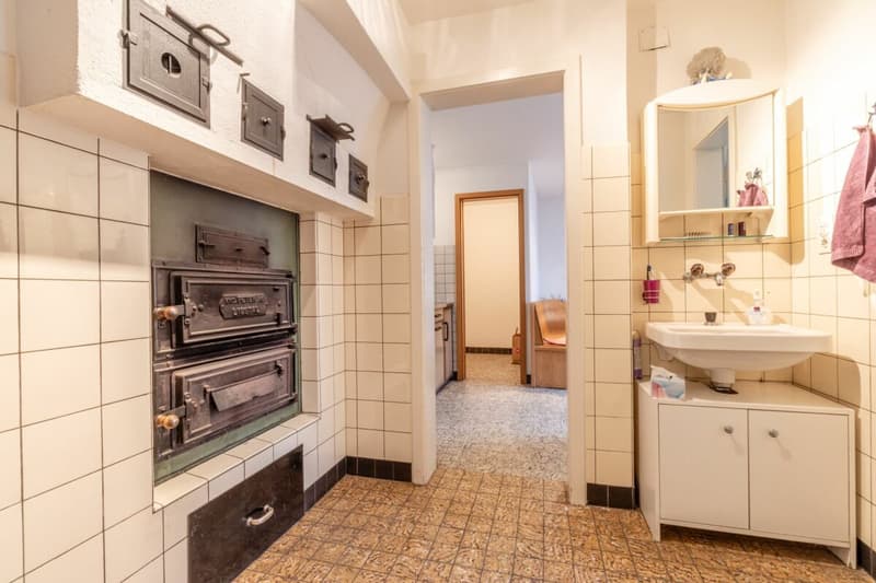 Potenzialreiches Bauernhaus mit drei Wohneinheiten und Scheune (22)