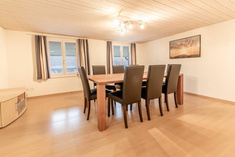 Potenzialreiches Bauernhaus mit drei Wohneinheiten und Scheune (8)