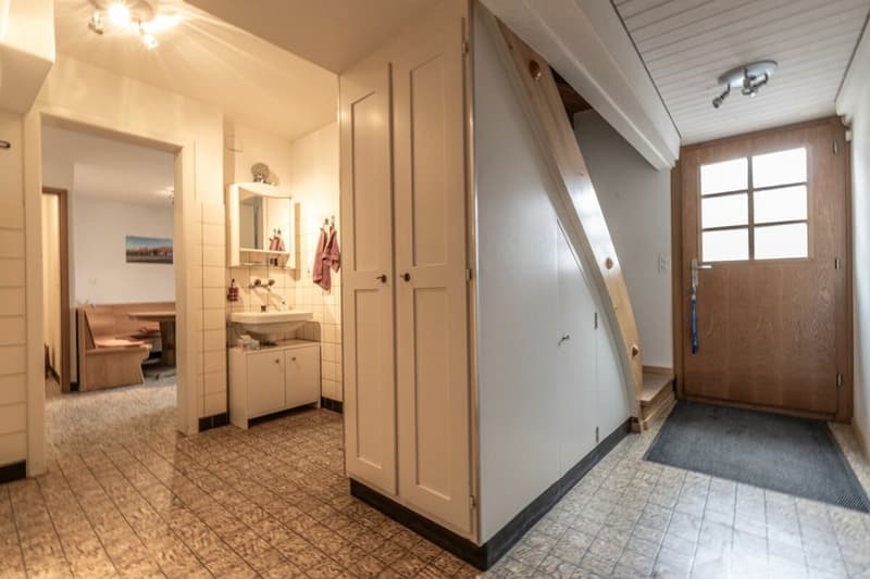 Potenzialreiches Bauernhaus mit drei Wohneinheiten und Scheune (19)