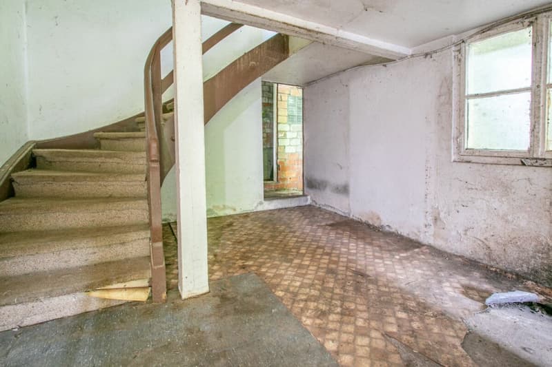 Historisches Wohnhaus mit Sanierungsbedarf und viel Potenzial (3)