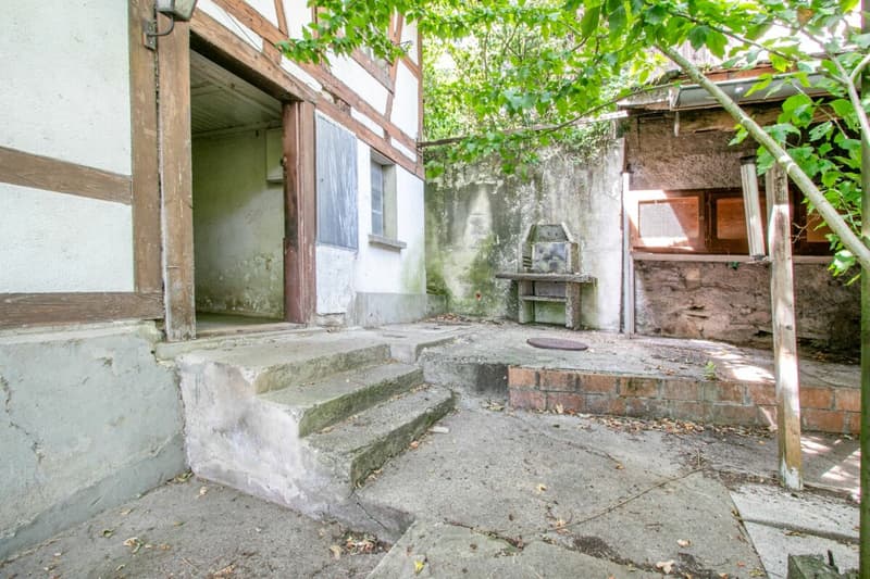 Historisches Wohnhaus mit Sanierungsbedarf und viel Potenzial (2)