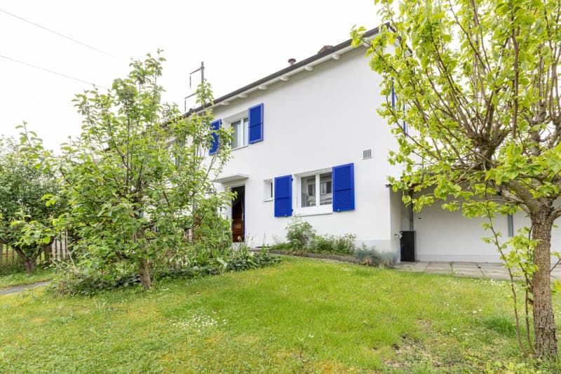 Charmantes 4.5 Zimmer Eck-Einfamilienhaus mit geschütztem Aussenbereich und Garagenbox (5)
