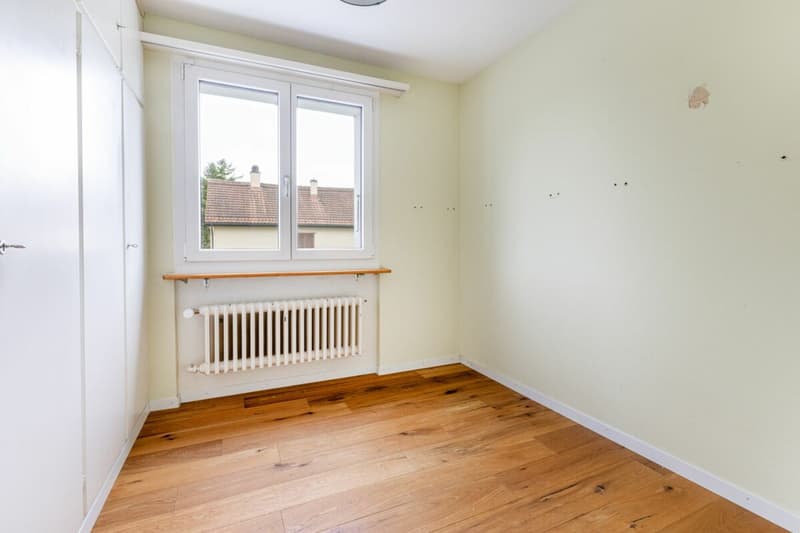 Charmantes 4.5 Zimmer Eck-Einfamilienhaus mit geschütztem Aussenbereich und Garagenbox (17)