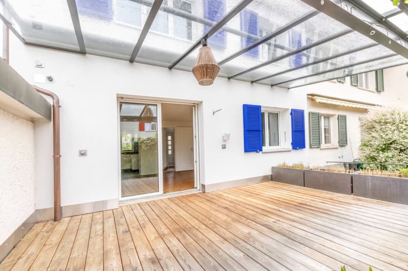 Charmantes 4.5 Zimmer Eck-Einfamilienhaus mit geschütztem Aussenbereich und Garagenbox (25)