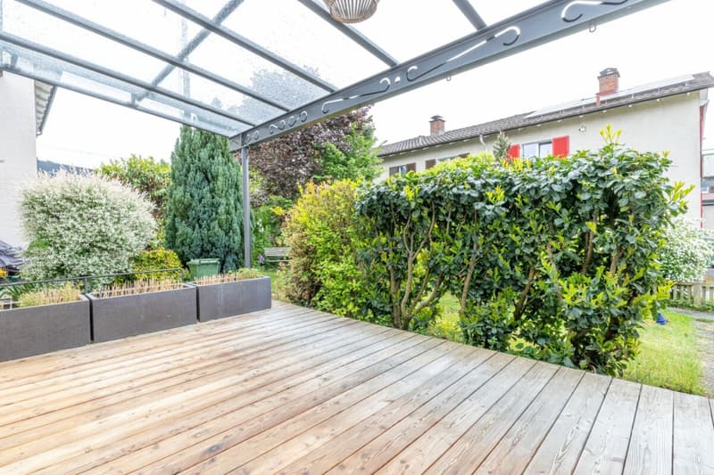 Charmantes 4.5 Zimmer Eck-Einfamilienhaus mit geschütztem Aussenbereich und Garagenbox (27)