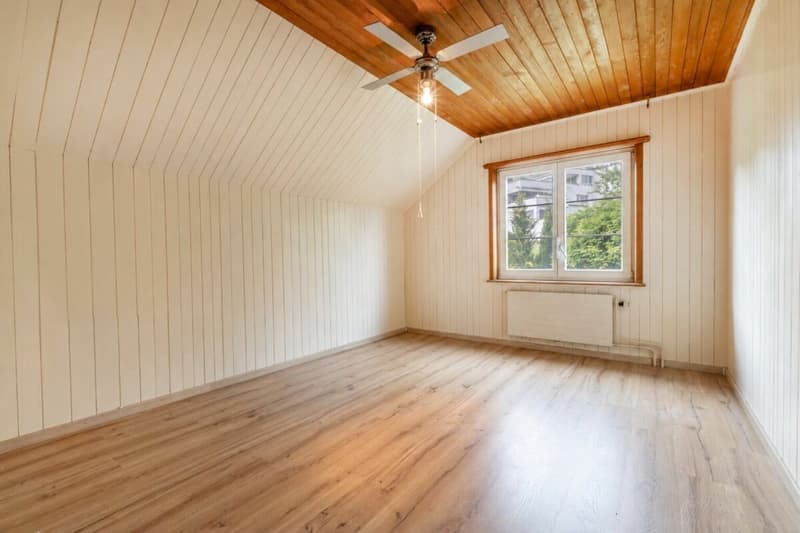Grosszügiges 8.5-Zimmer-Familienhaus mit viel Platz und Potenzial (12)