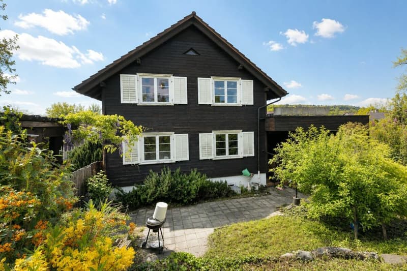 Grosszügiges 8.5-Zimmer-Familienhaus mit viel Platz und Potenzial (4)