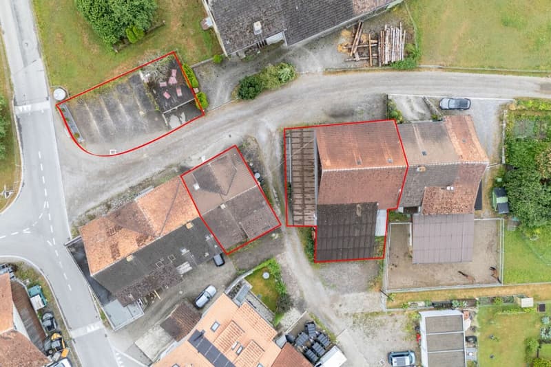 Zweifamilienhaus mit Ökonomiegebäude und vielseitigem Entwicklungspotenzial (2)