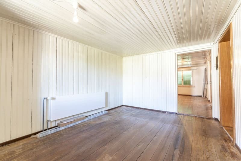 Zweifamilienhaus mit Ökonomiegebäude und vielseitigem Entwicklungspotenzial (8)
