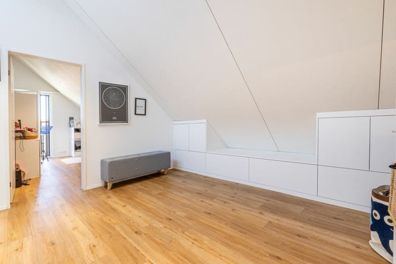 Grosszügige 5.5-Zi.-Dachmaisonette mit Galerie und Loggia (10)