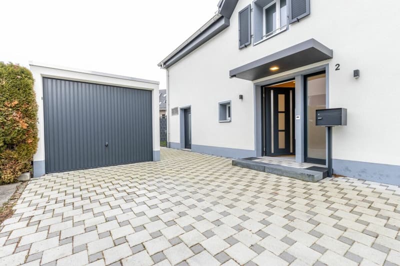 Freistehendes 7.5-Zimmer-Einfamilienhaus an zentraler Lage (28)