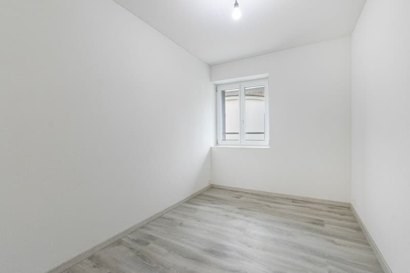 Freistehendes 7.5-Zimmer-Einfamilienhaus an zentraler Lage (18)