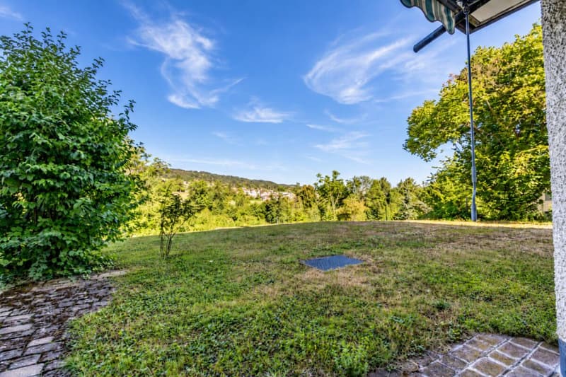 4.5-Zimmer-Gartenwohnung mit Weitsicht ins Grüne (14)