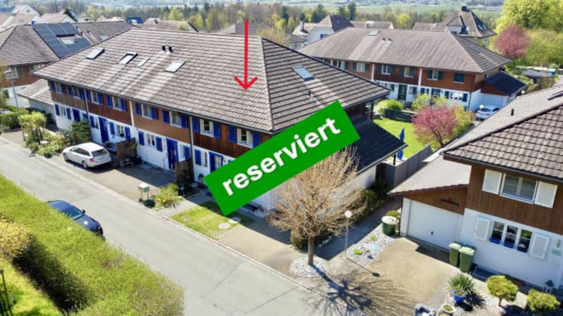 5 1/2- bzw. 6 1/2-Zimmer-Reiheneckhaus mit 2 Garagen und 1 Parkplatz (1)