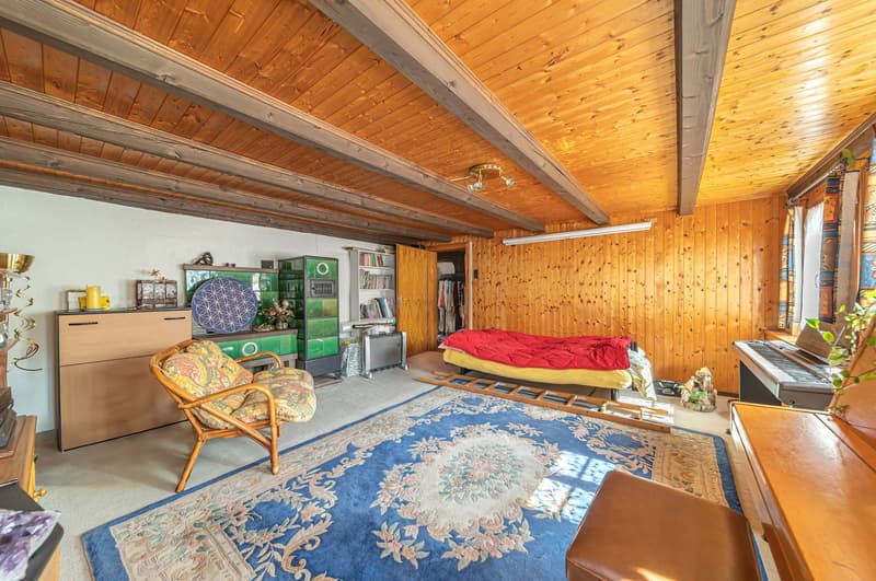 Wohnzimmer mit Kachelofen
