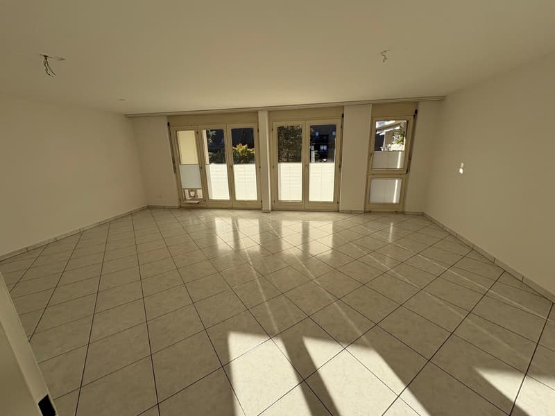 ***Helle 4.5-Zimmer-Wohnung mit Balkon*** (6)
