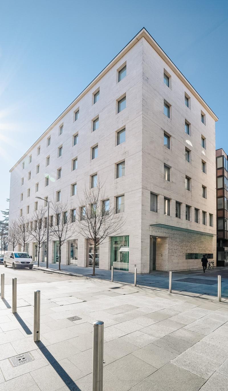 LUGANO CENTRO - Spazi commerciali al PT (5)