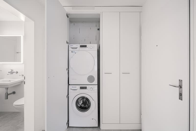 Komplett sanierte Wohnung mit sonnigem Balkon  –  zentral in Thalwil (3)