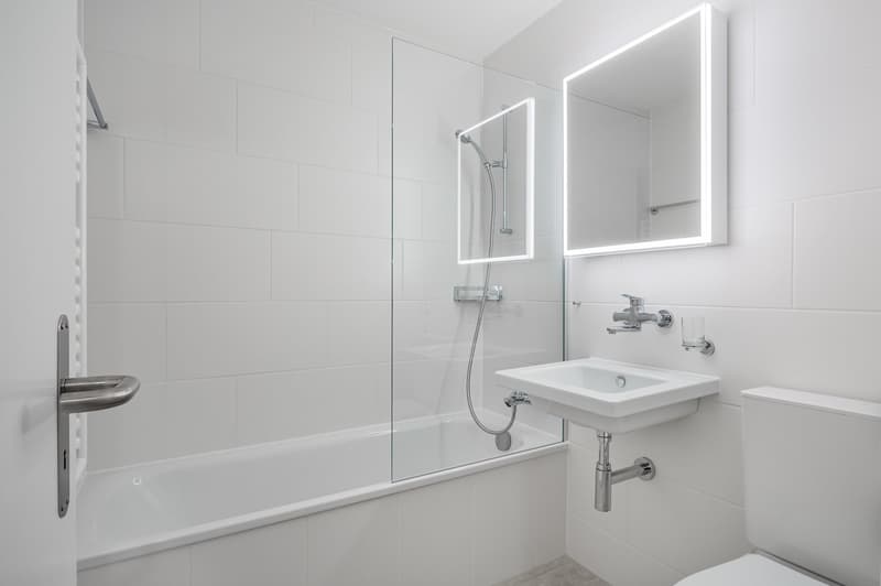 Komplett sanierte Wohnung mit sonnigem Balkon  –  zentral in Thalwil (4)