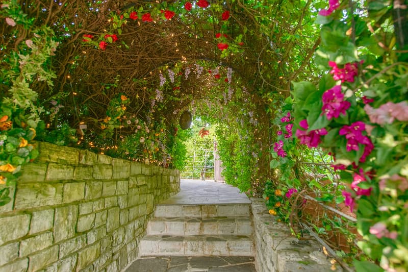 / Da qui si accede al meraviglioso giardino della villa