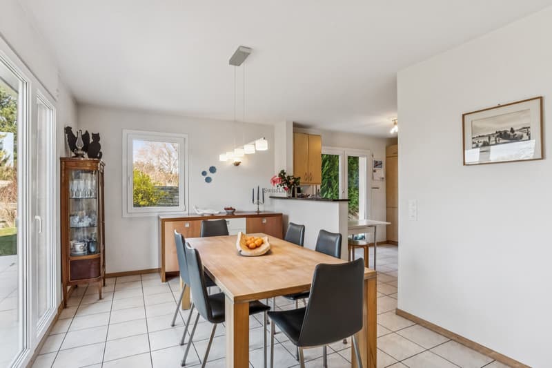 / Salle à manger avec accès terrasse