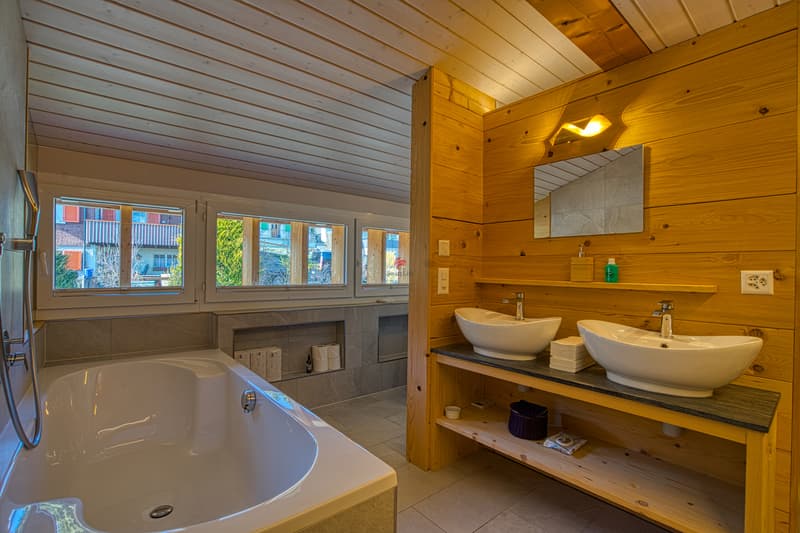 Bad-Dusche-WC OG