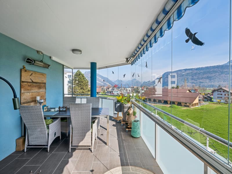 Renovierte Wohnung... mit Panorama-Seeblick! (2)