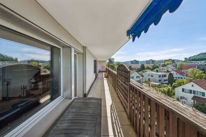 Attikawohnung mit grosser Dachterrasse und Weitsicht in ruhiger Lage von Lenzburg (12)
