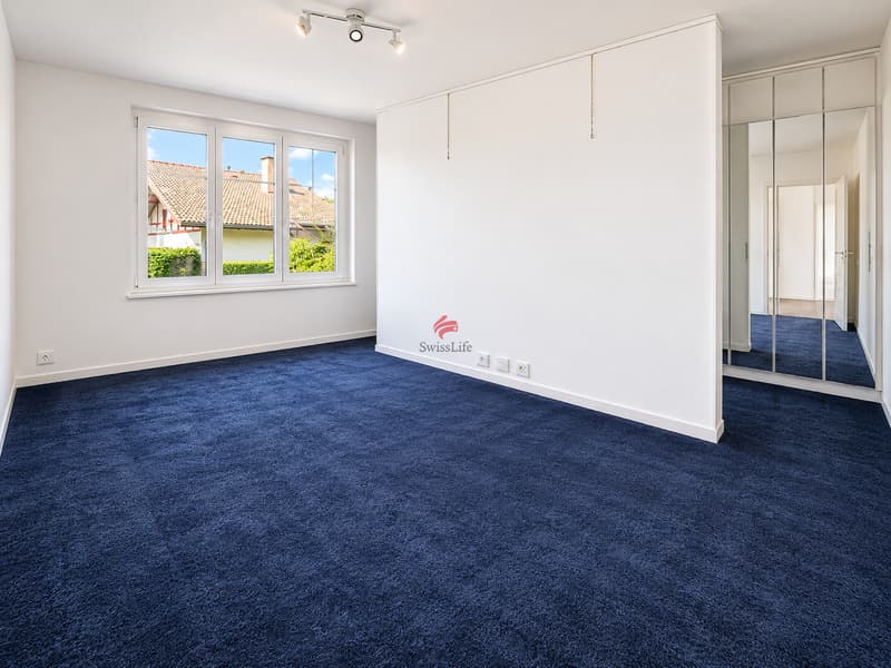 Appartement vue lac à transformer selon vos rêves! (13)