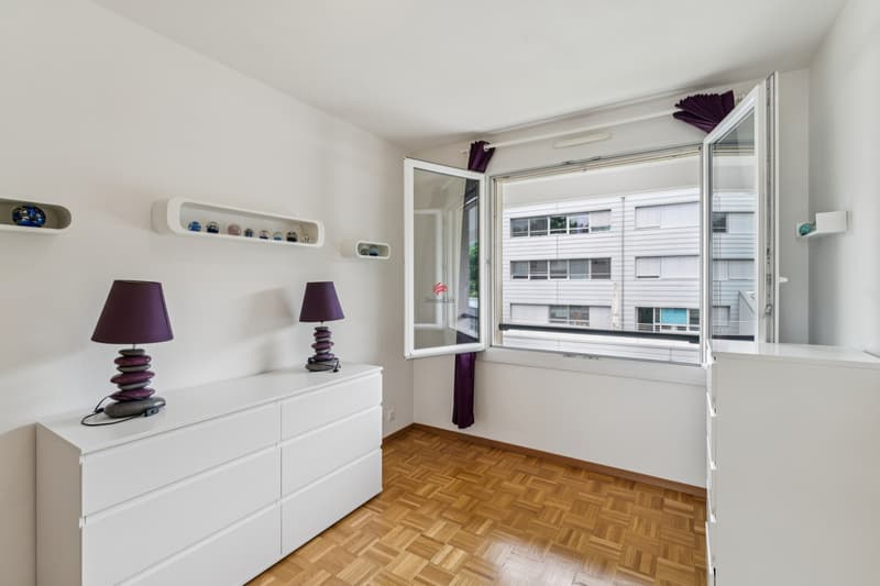 Spacieux appartement traversant de 4 pièces au calme (6)