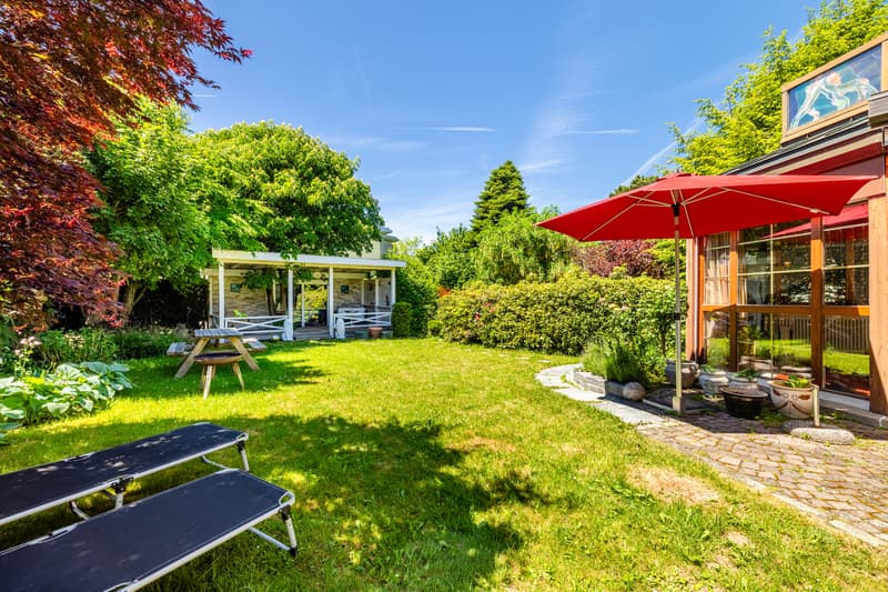 Stadt trifft Natur - Doppelhaus mit einzigartiger Gartenidylle (2)