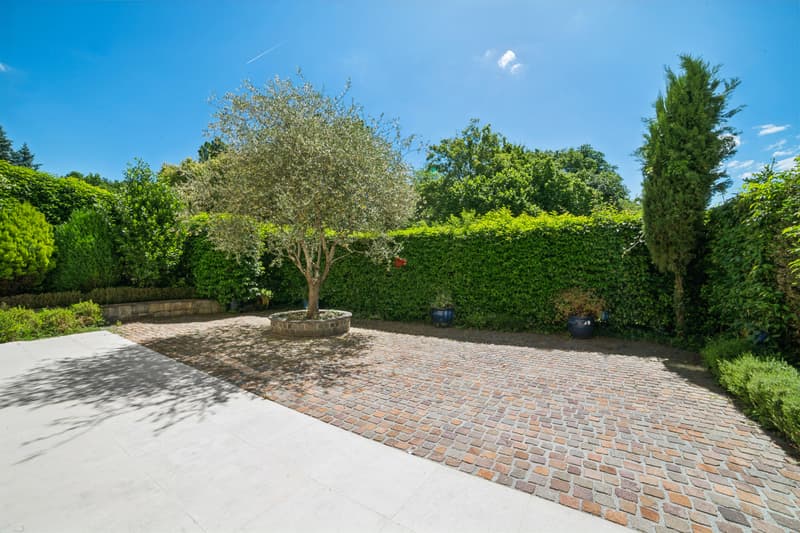 Elegant appartement de 160 m² au coeur de Cologny (1)