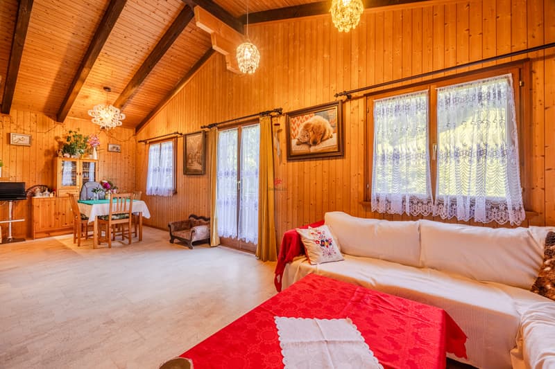 Rückzugsort im Grünen - Charmantes Chalet mit viel Umschwung (6)