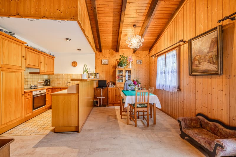 Rückzugsort im Grünen - Charmantes Chalet mit viel Umschwung (8)