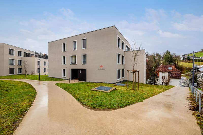 Stilvolle Erdgeschosswohnung mit grosszügiger Loggia (8)