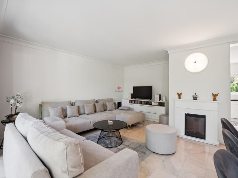 Zeitlose Luxusvilla mit Einliegerwohnung (3)