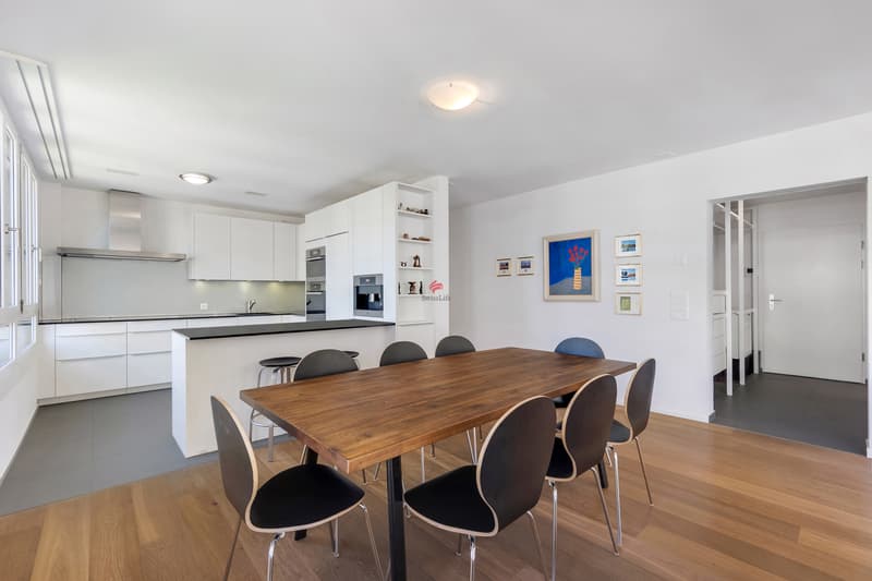 Hochwertige 4.5 Zimmer Wohnung mit sonniger Loggia und Felseneggblick (4)