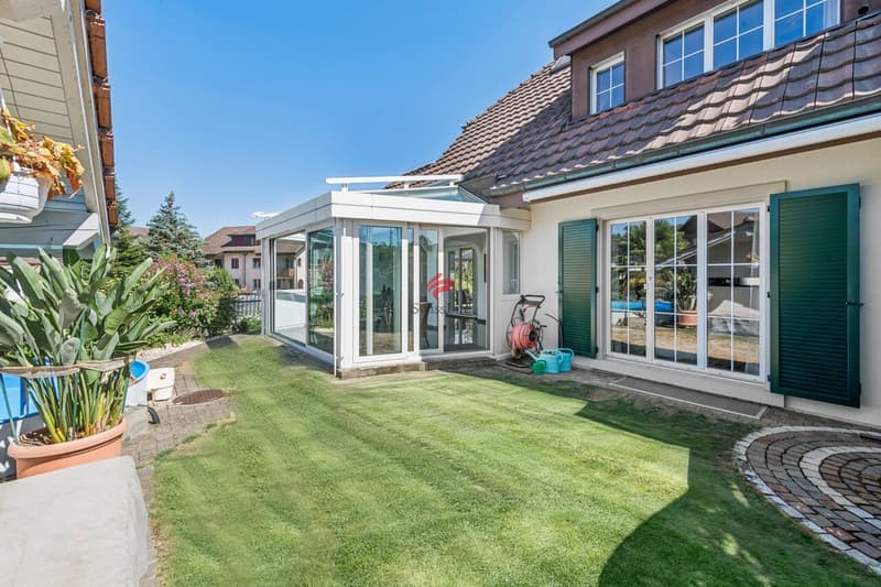 Doppeleinfamilienhaus mit Pool und Wintergarten (7)