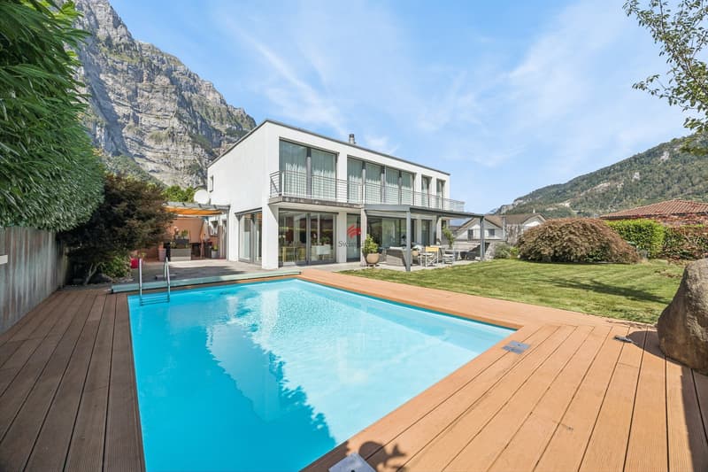 Wohntraum mit Pool und Bergsicht (2)
