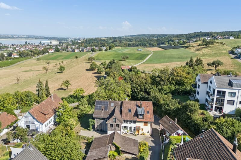 Photovoltaik ergänzt die Erdsondenheizung des Hauses Nr. 21