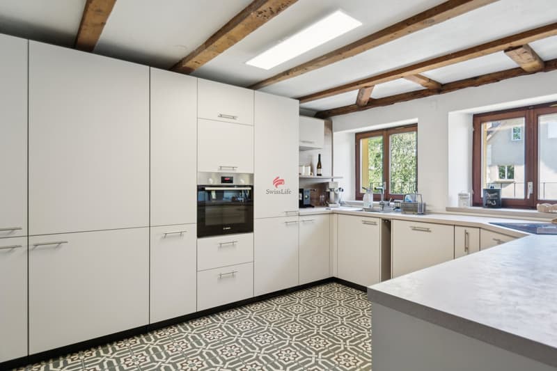 Immeuble de rendement de 5 appartements, bureaux et places de parc (7)