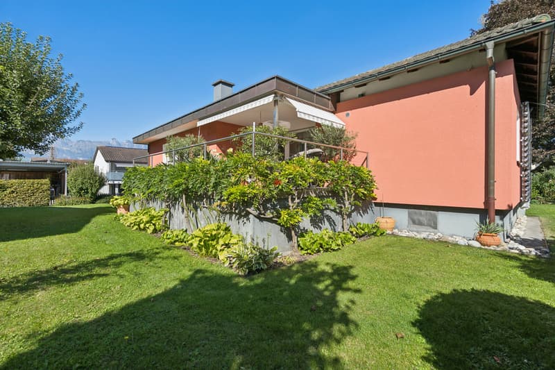 Gepflegtes Einfamilienhaus mit schönem Garten (9)