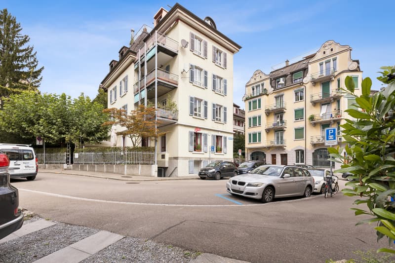 Altbauwohnung an hervorragender Lage (1)