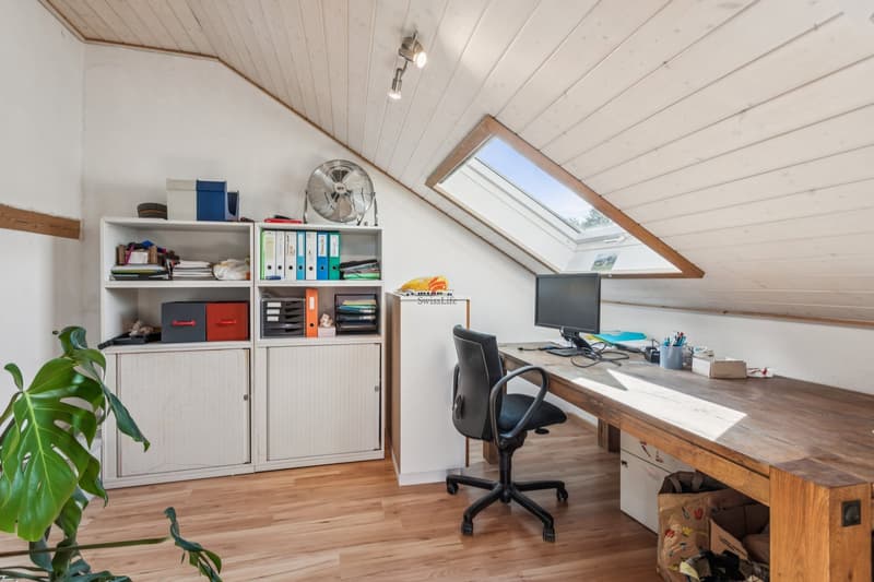/ Bureau