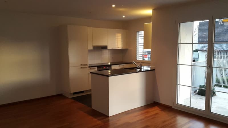 Moderne 2.5-Zimmerwohnung zentral in Kloten (3)