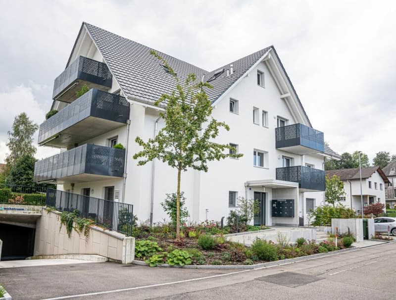 Moderne 2.5-Zimmerwohnung im 2. Obergeschoss an attraktiver Lage in Rickenbach Sulz (1)