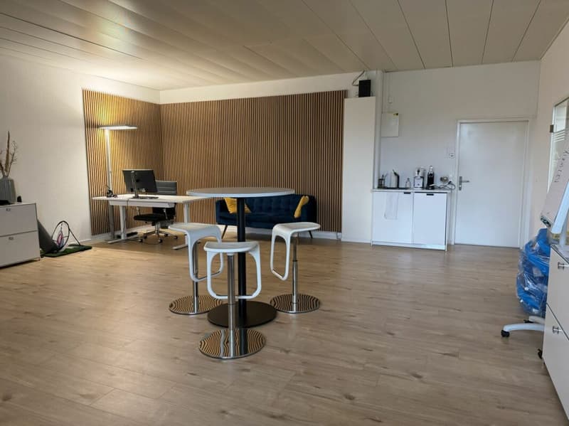 Modern & Vollausgestattetes Büro (7)