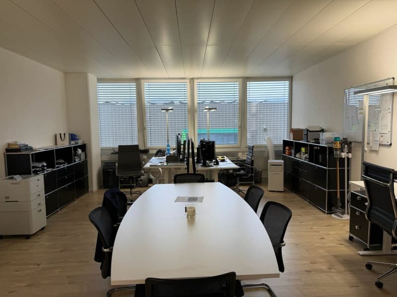 Modern & Vollausgestattetes Büro (4)