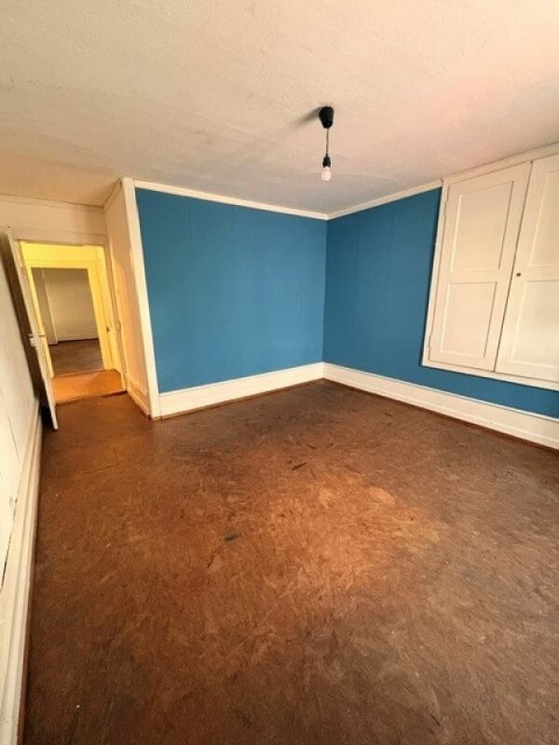 Befristete 5-Zimmer-Altbauwohnung direkt beim Klusplatz! (6)