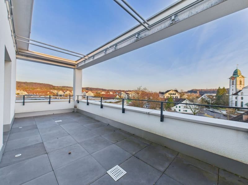 Exklusive 4.5-Zimmer-Attikawohnung - Luxusausbau, Designer-Küche & zwei Terrassen im Zentrum von Kloten (9)